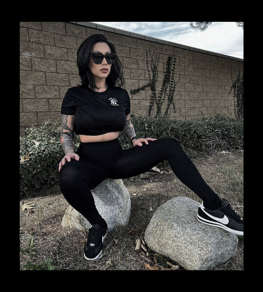 WOMEN'S CROPPED TOP - BLACK