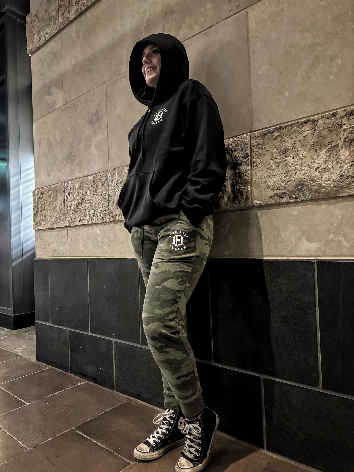 WOMEN'S CAMO JOGGERS